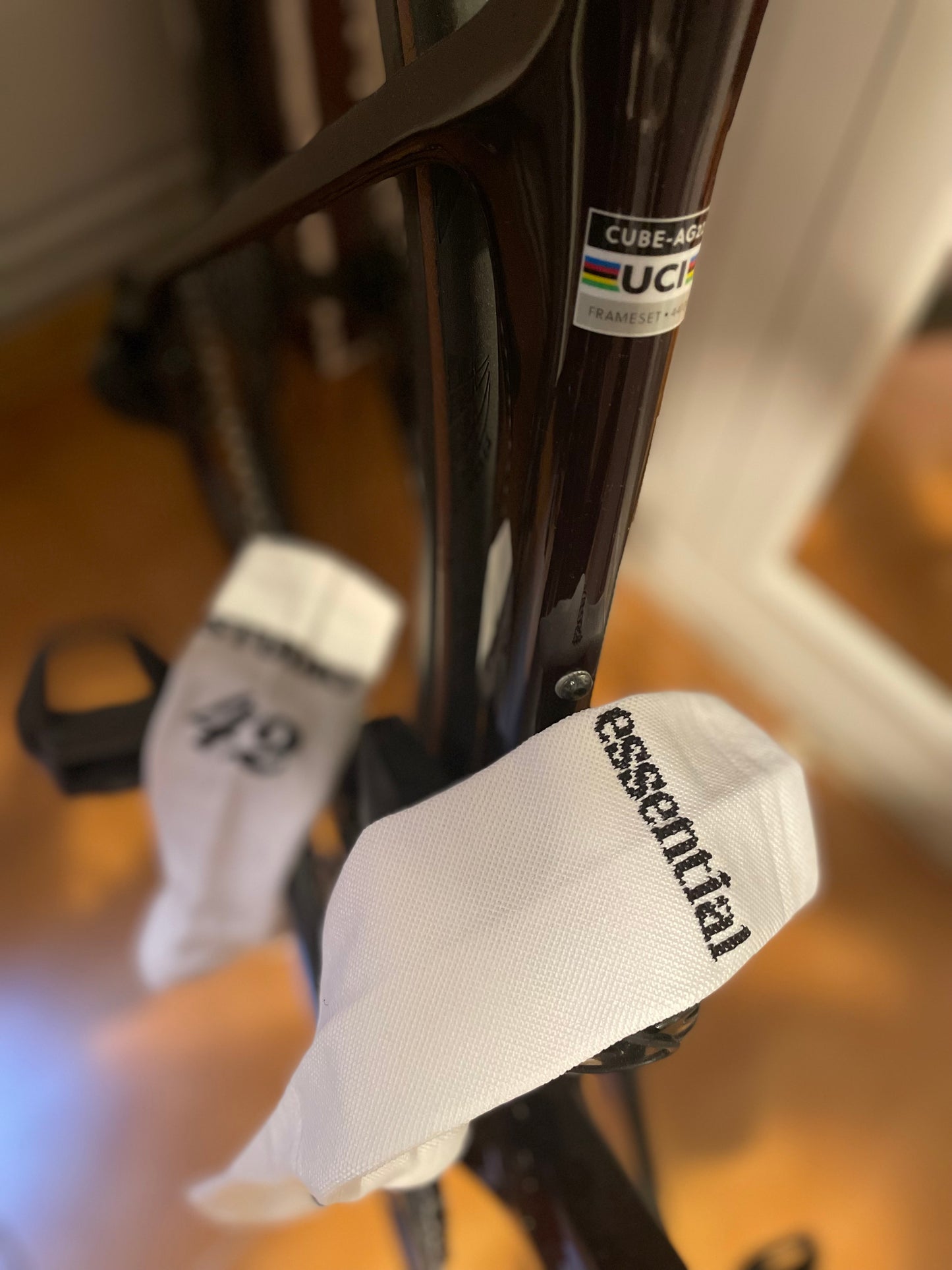 ESSENTIAL cycling &amp; running socks